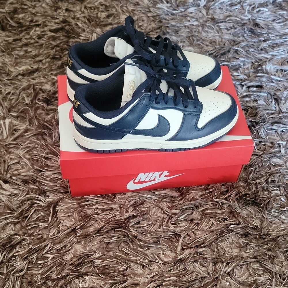 Nike Black and White Sneakers